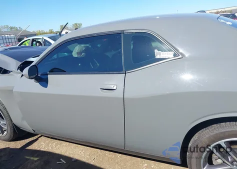 2019 Dodge Challenger Sxt Awd из США, поврежденный, VIN 2C3CDZGG8KH690365